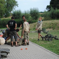 Uitladen Materiaal  35 - Scouts en Gidsen Zaventem 